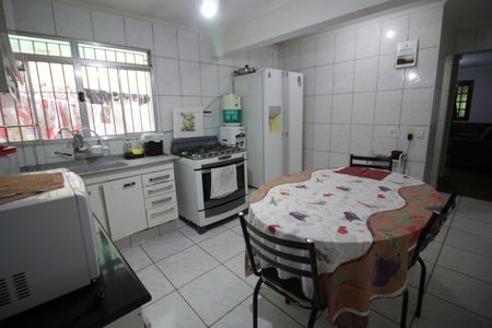 Casa à venda com 132m², 3 quartos e 2 vagasCozinha