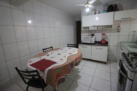 Casa à venda com 132m², 3 quartos e 2 vagasCozinha