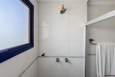 Apartamento à venda com 205m², 4 quartos e 3 vagas Apartamento à venda com 205m², 4 quartos e 3 vagasBanheiro da Suíte 2