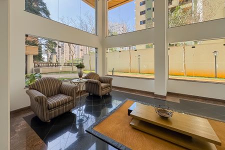 Apartamento à venda com 205m², 4 quartos e 3 vagas Apartamento à venda com 205m², 4 quartos e 3 vagasHall social