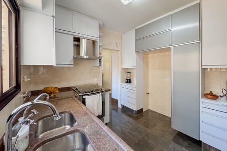 Apartamento à venda com 205m², 4 quartos e 3 vagas Apartamento à venda com 205m², 4 quartos e 3 vagasCozinha