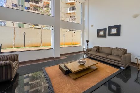 Apartamento à venda com 205m², 4 quartos e 3 vagas Apartamento à venda com 205m², 4 quartos e 3 vagasHall social