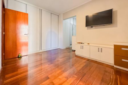 Apartamento à venda com 205m², 4 quartos e 3 vagas Apartamento à venda com 205m², 4 quartos e 3 vagasSuíte 3