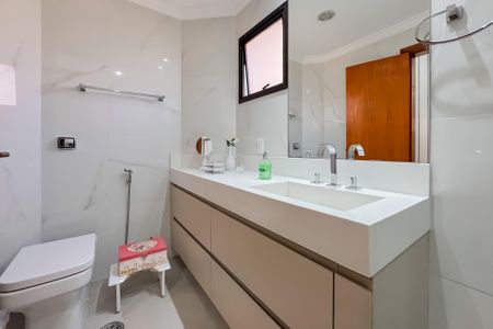 Apartamento à venda com 205m², 4 quartos e 3 vagas Apartamento à venda com 205m², 4 quartos e 3 vagasBanheiro da Suíte 3