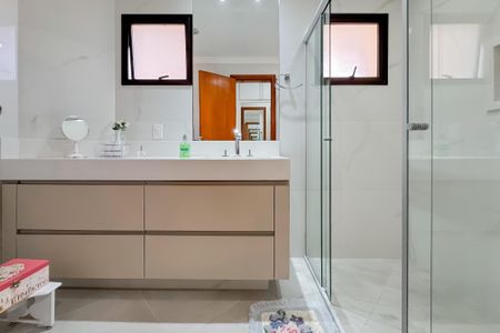 Apartamento à venda com 205m², 4 quartos e 3 vagas Apartamento à venda com 205m², 4 quartos e 3 vagasBanheiro da Suíte 3
