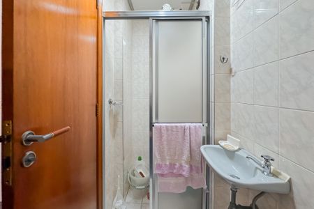 Apartamento à venda com 205m², 4 quartos e 3 vagas Apartamento à venda com 205m², 4 quartos e 3 vagasBanheiro de Serviço