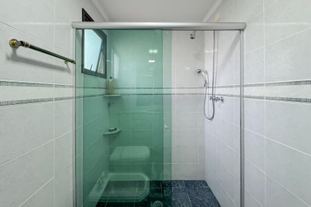 Apartamento à venda com 205m², 4 quartos e 3 vagas Apartamento à venda com 205m², 4 quartos e 3 vagasBanheiro da Suíte 1