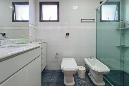 Apartamento à venda com 205m², 4 quartos e 3 vagas Apartamento à venda com 205m², 4 quartos e 3 vagasBanheiro da Suíte 1