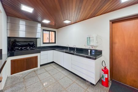 Apartamento à venda com 205m², 4 quartos e 3 vagas Apartamento à venda com 205m², 4 quartos e 3 vagasChurrasqueira