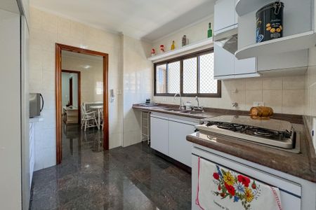 Apartamento à venda com 205m², 4 quartos e 3 vagas Apartamento à venda com 205m², 4 quartos e 3 vagasCozinha