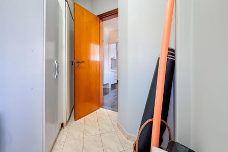 Apartamento à venda com 205m², 4 quartos e 3 vagas Apartamento à venda com 205m², 4 quartos e 3 vagasQuarto de Serviço