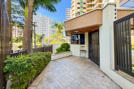 Apartamento à venda com 205m², 4 quartos e 3 vagas Apartamento à venda com 205m², 4 quartos e 3 vagasEntrada