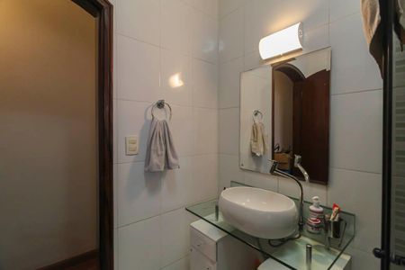 Casa à venda com 150m², 3 quartos e 2 vagas Casa à venda com 150m², 3 quartos e 2 vagasBanheiro Social