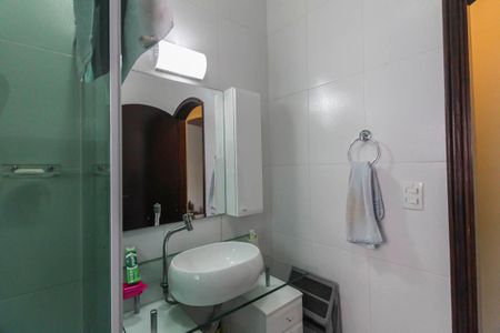Casa à venda com 150m², 3 quartos e 2 vagas Casa à venda com 150m², 3 quartos e 2 vagasBanheiro da Suíte