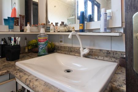 Casa à venda com 120m², 3 quartos e 1 vagaBanheiro