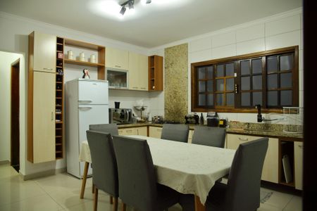 Casa à venda com 220m², 3 quartos e 2 vagasCozinha