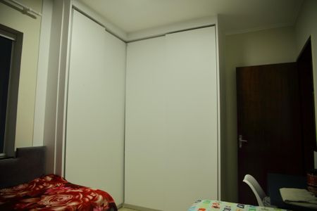 Casa à venda com 220m², 3 quartos e 2 vagasQuarto 1