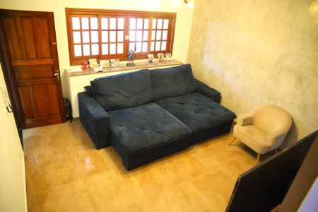 Casa à venda com 220m², 3 quartos e 2 vagasSala