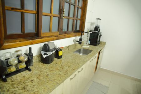 Casa à venda com 220m², 3 quartos e 2 vagasCozinha