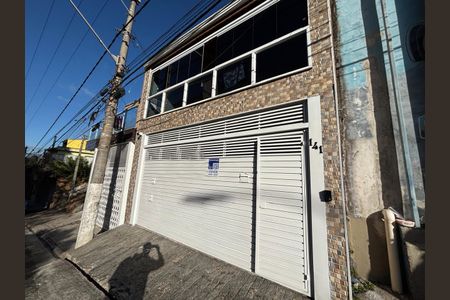 Casa à venda com 220m², 3 quartos e 2 vagasFachada
