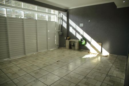 Casa à venda com 220m², 3 quartos e 2 vagasGaragem