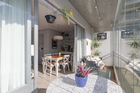 Sacada de apartamento à venda com 2 quartos, 114m² em Indianópolis, São Paulo