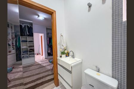Casa à venda com 207m², 3 quartos e 4 vagas Casa à venda com 207m², 3 quartos e 4 vagasBanheiro da Suíte 2
