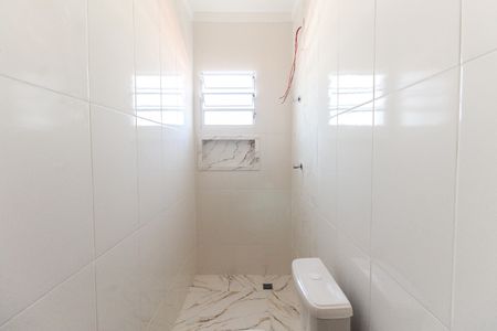 Apartamento à venda com 82m², 2 quartos e 2 vagas Apartamento à venda com 82m², 2 quartos e 2 vagasBanheiro da Suíte 1