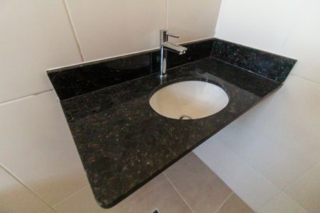 Apartamento à venda com 82m², 2 quartos e 2 vagasBanheiro da Suíte 2