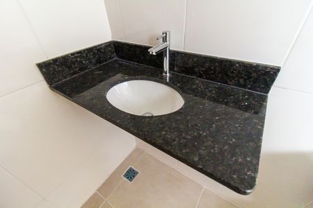 Apartamento à venda com 82m², 2 quartos e 2 vagasBanheiro da Suíte 1