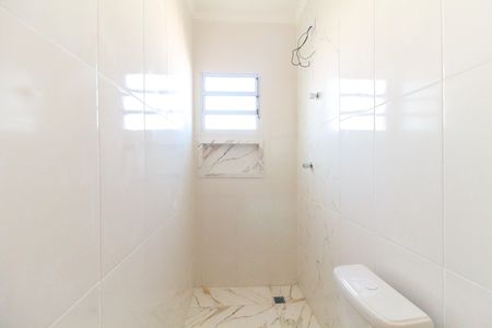 Apartamento à venda com 82m², 2 quartos e 2 vagas Apartamento à venda com 82m², 2 quartos e 2 vagasBanheiro da Suíte 2