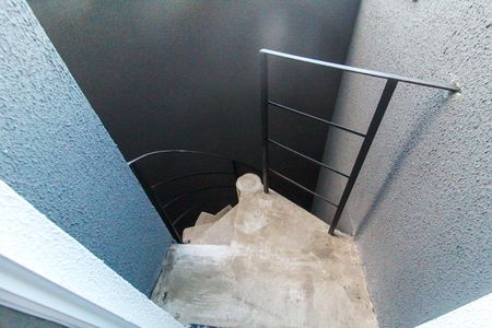 Apartamento à venda com 82m², 2 quartos e 2 vagas Apartamento à venda com 82m², 2 quartos e 2 vagasEscada Estacionamento