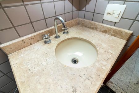 Apartamento à venda com 60m², 2 quartos e 2 vagasBanheiro