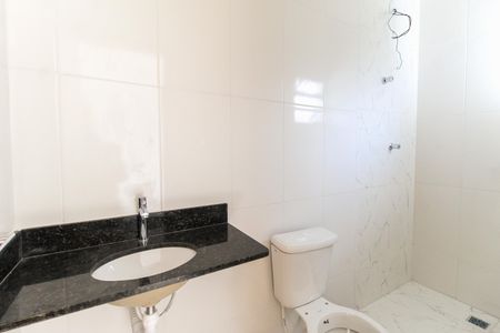 Apartamento à venda com 82m², 2 quartos e 2 vagas Apartamento à venda com 82m², 2 quartos e 2 vagasBanheiro da Suíte 1