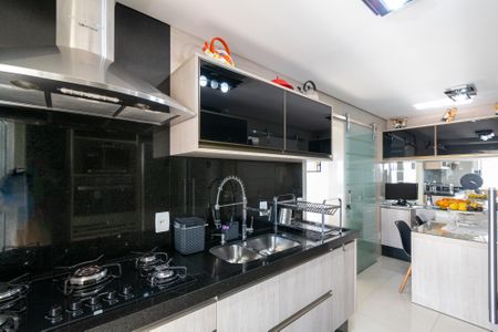 Apartamento à venda com 146m², 2 quartos e 2 vagas Apartamento à venda com 146m², 2 quartos e 2 vagasCozinha