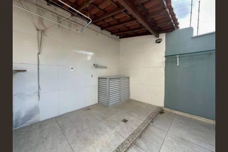 Casa à venda com 178m², 4 quartos e 3 vagas Casa à venda com 178m², 4 quartos e 3 vagasÁrea de Serviço