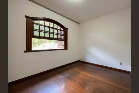 Casa à venda com 178m², 4 quartos e 3 vagas Casa à venda com 178m², 4 quartos e 3 vagasSuíte