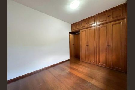 Casa à venda com 178m², 4 quartos e 3 vagas Casa à venda com 178m², 4 quartos e 3 vagasSuíte