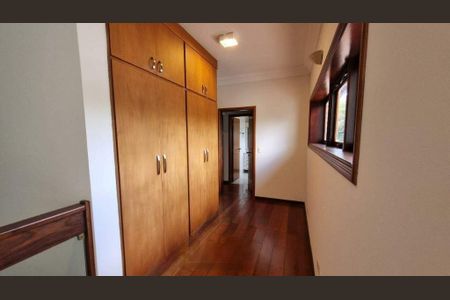 Casa de condomínio à venda com 570m², 5 quartos e 6 vagas