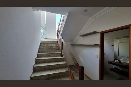 Casa de condomínio à venda com 570m², 5 quartos e 6 vagas