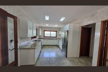 Casa de condomínio à venda com 570m², 5 quartos e 6 vagas