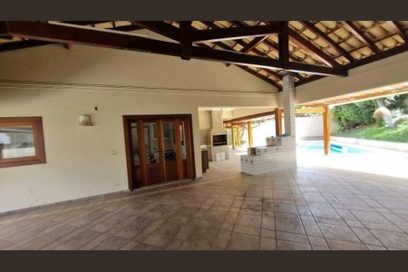 Casa de condomínio à venda com 570m², 5 quartos e 6 vagas