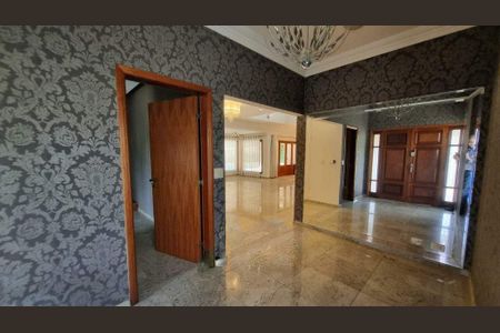 Casa de condomínio à venda com 570m², 5 quartos e 6 vagas