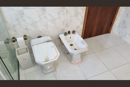 Casa de condomínio à venda com 570m², 5 quartos e 6 vagas