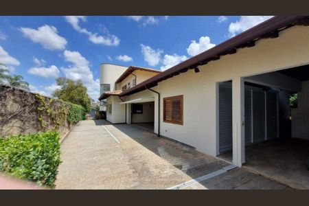 Casa de condomínio à venda com 570m², 5 quartos e 6 vagas