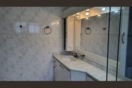 Casa de condomínio à venda com 570m², 5 quartos e 6 vagas