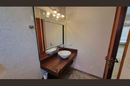 Casa de condomínio à venda com 570m², 5 quartos e 6 vagas