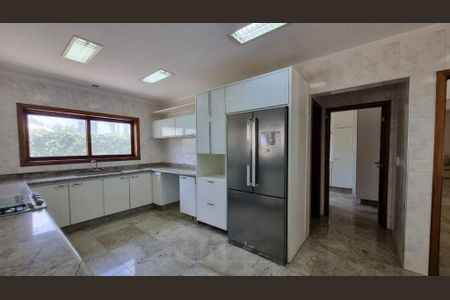 Casa de condomínio à venda com 570m², 5 quartos e 6 vagas