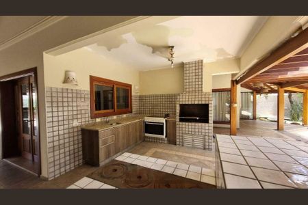 Casa de condomínio à venda com 570m², 5 quartos e 6 vagas