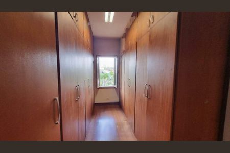 Casa de condomínio à venda com 570m², 5 quartos e 6 vagas